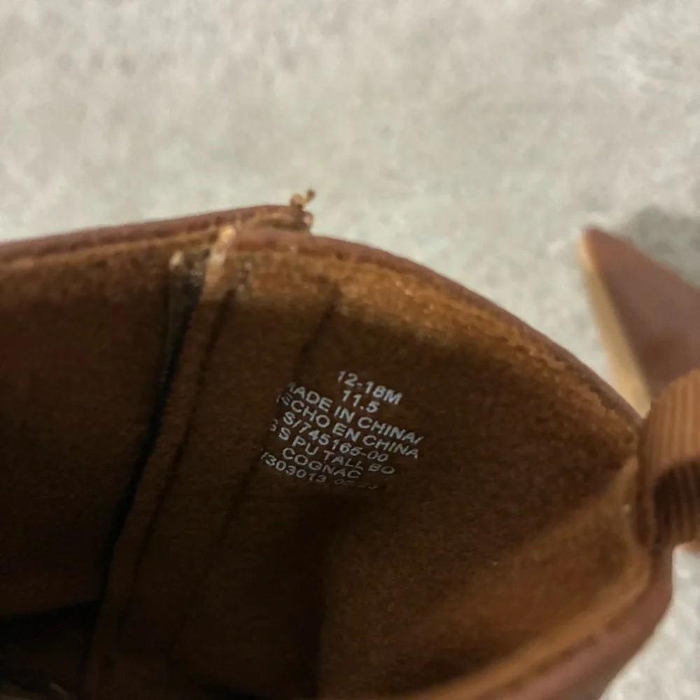 4/$25 Old Navy Cozy Brown Baby Boots with Strap Detail Velcro 12-18 months